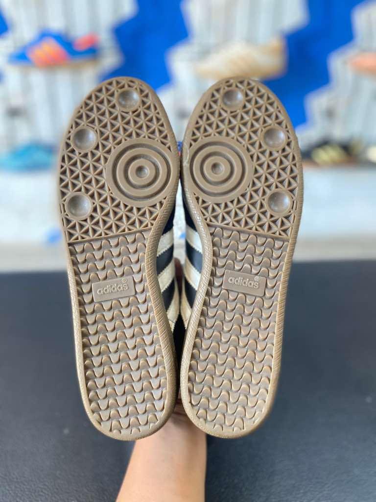 samba classic black sz 44 2/3