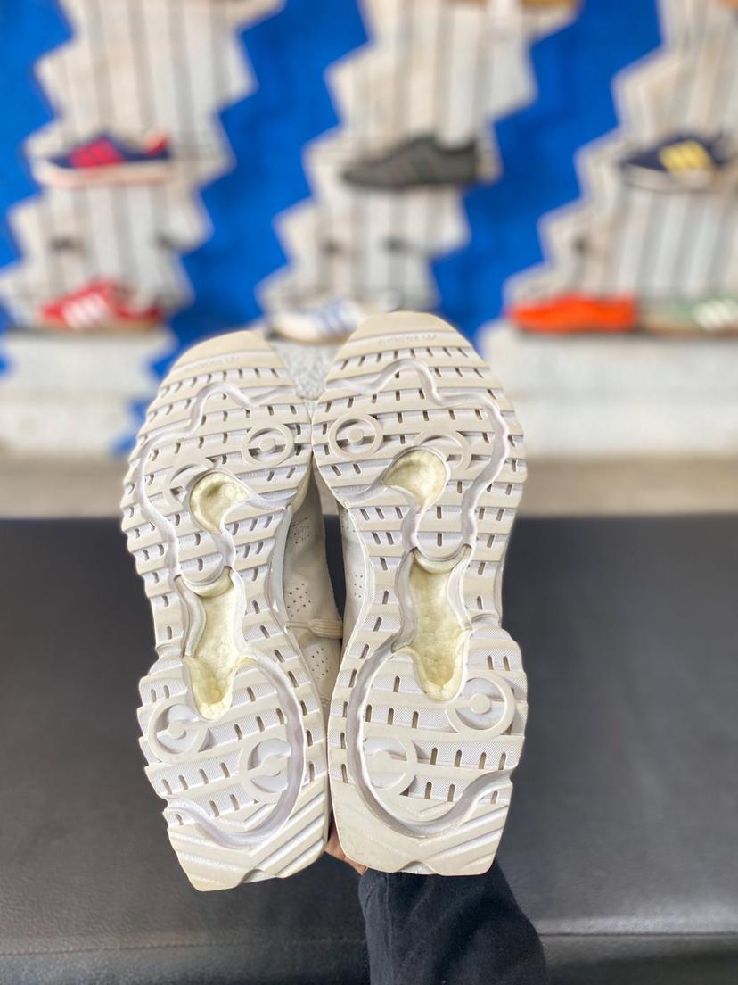 SL7600 White 44 2/3