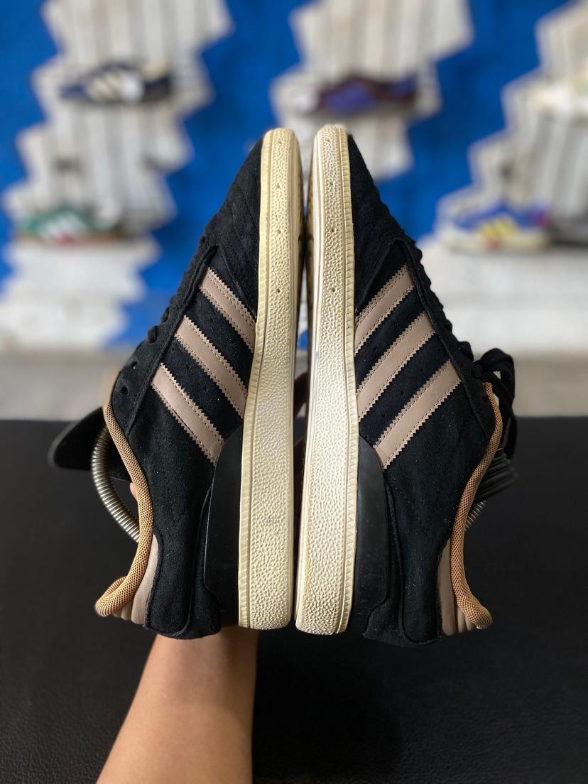  Busenitz size 44 2/3 