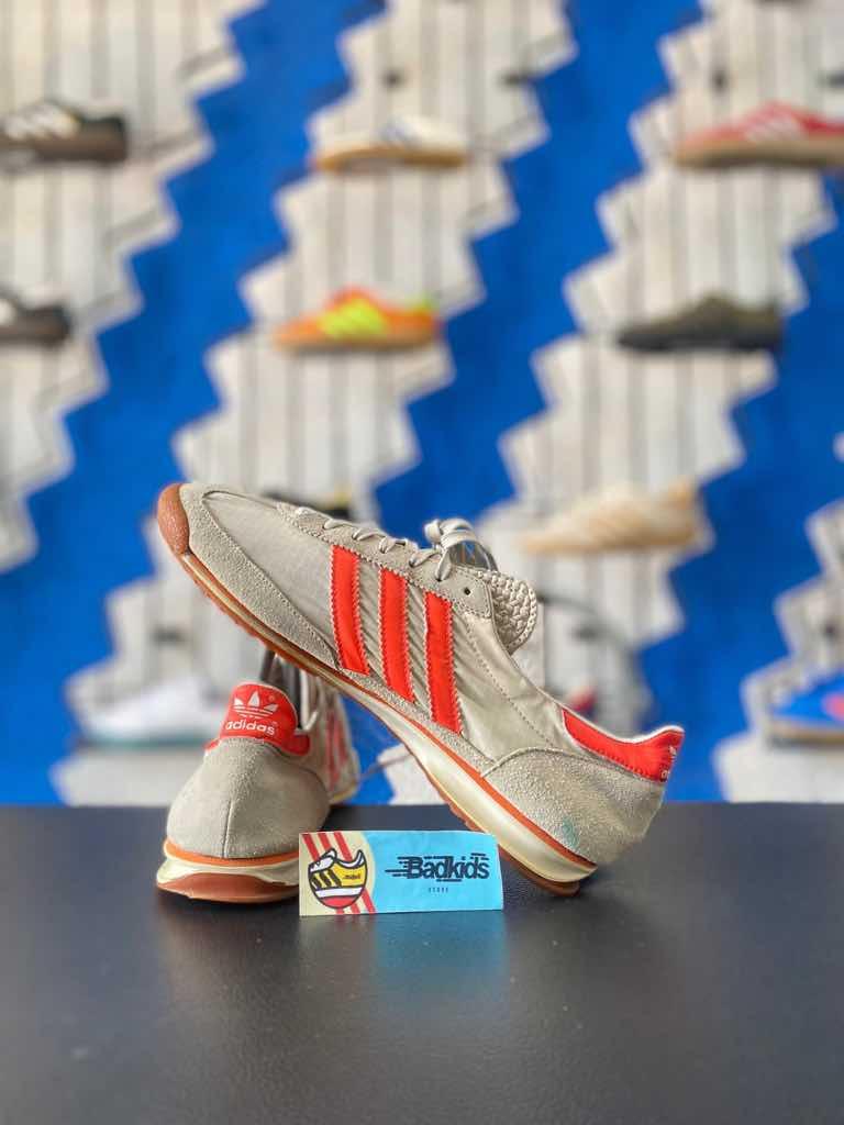 SL 72 white stripe 42 2/3