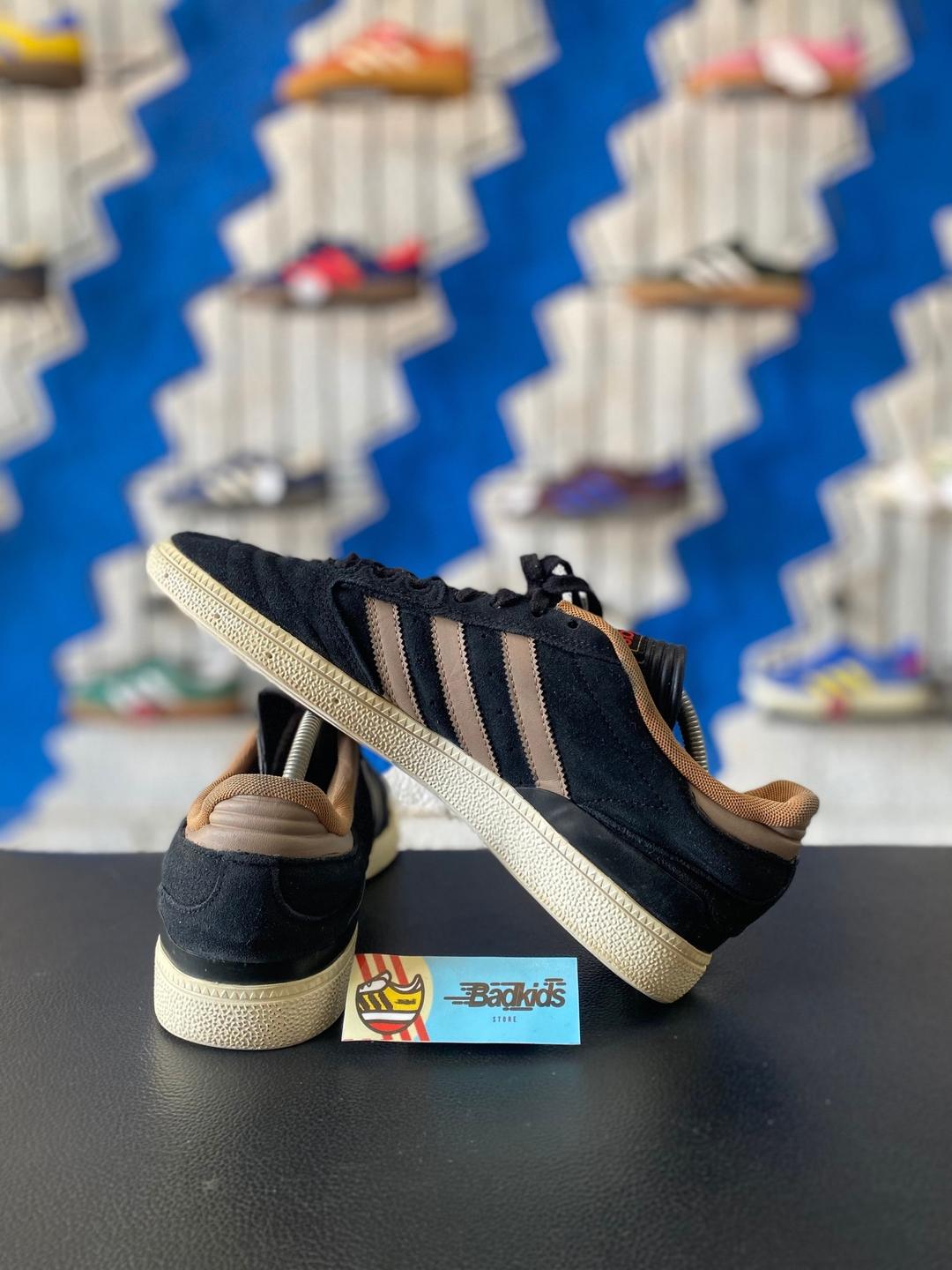  Busenitz size 44 2/3 