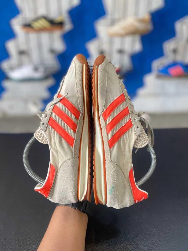 SL 72 white stripe 42 2/3