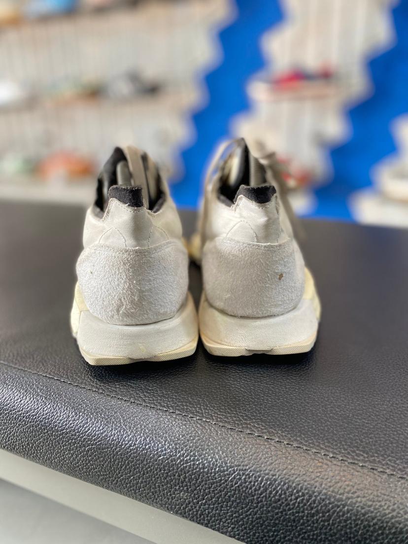 SL7600 White 44 2/3
