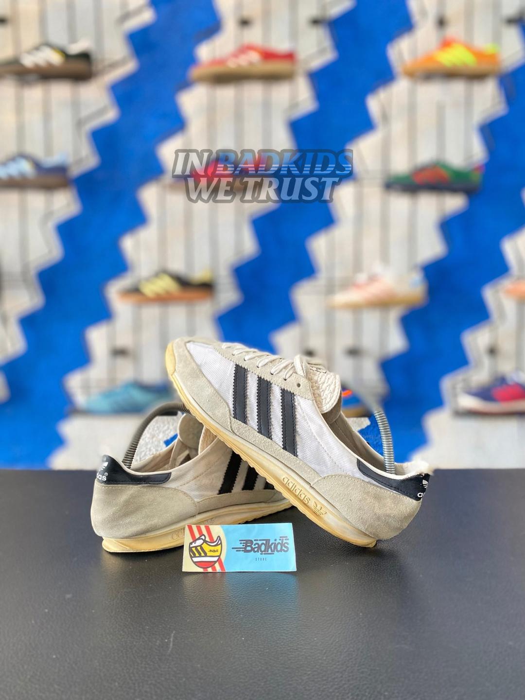 Sl72 white stripe black 42 2/3