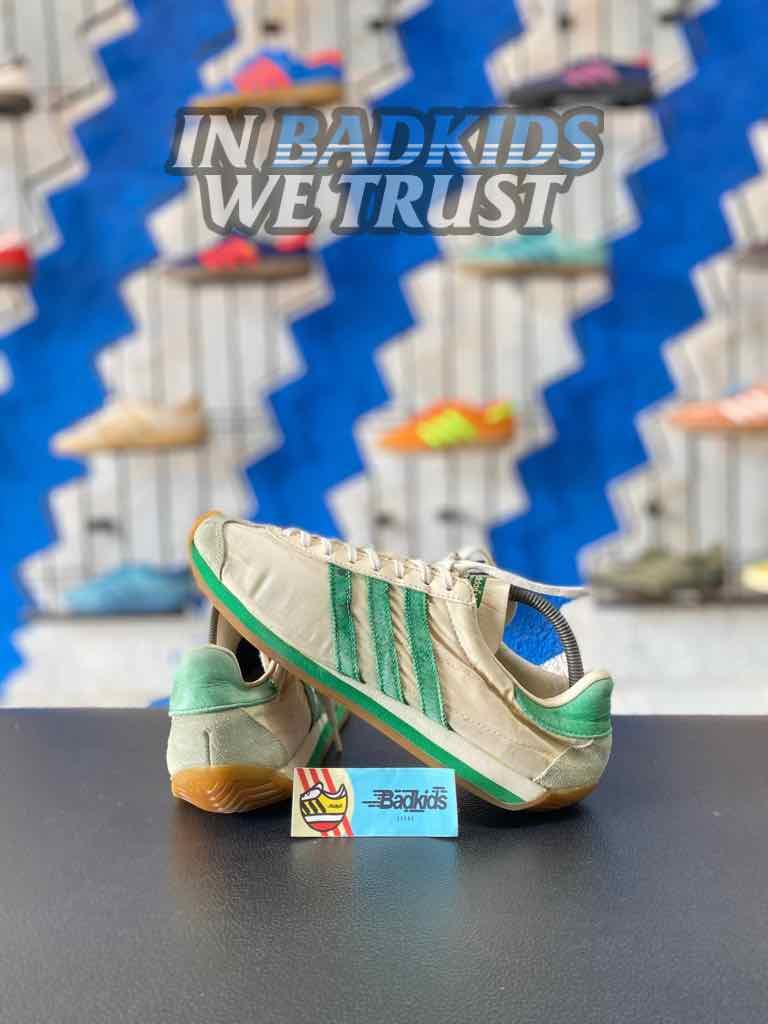 Country white green 43 1/3 