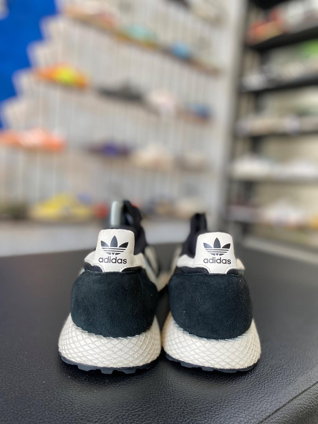 Adidas forest grove bw 42 2/3