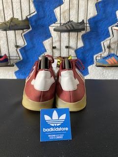 Gazelle indoor maroon 44 2/3 ( KPL )