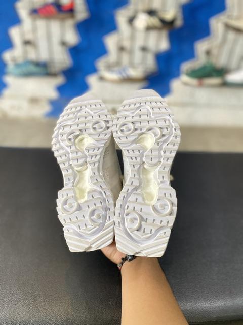 SL7600 White 39 1/3
