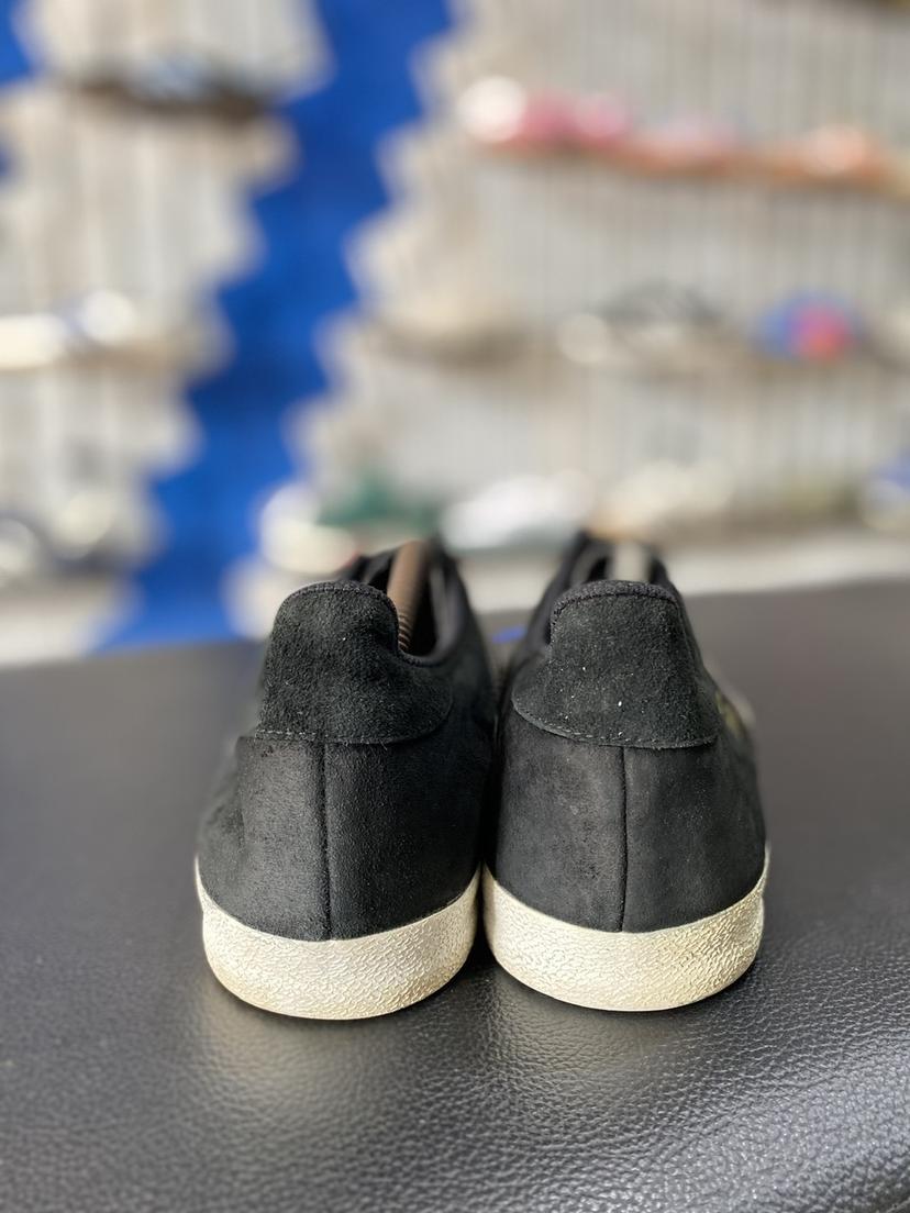 Gazelle black colourway stripe 45