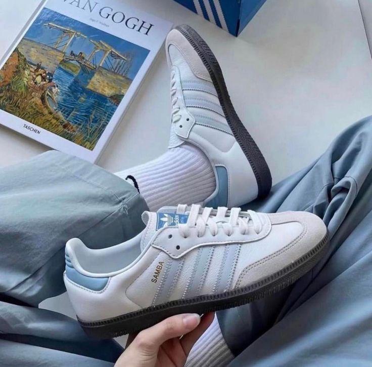 Samba Hello Blue