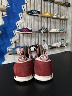 La trainer red 42 2/3