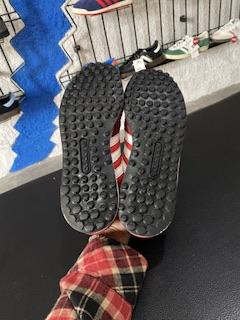 La trainer red 42 2/3