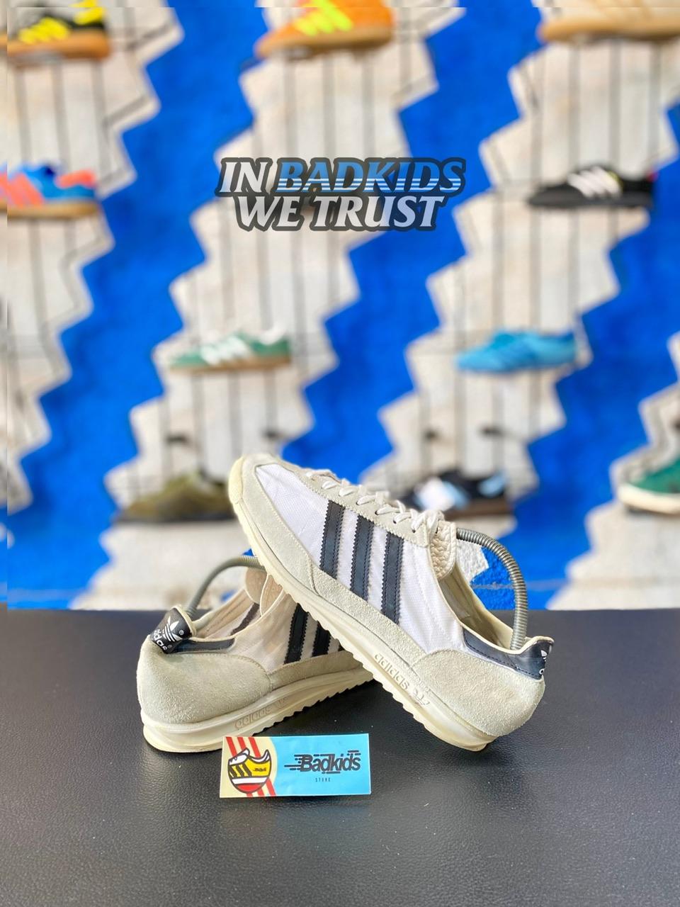 Sl72 white black