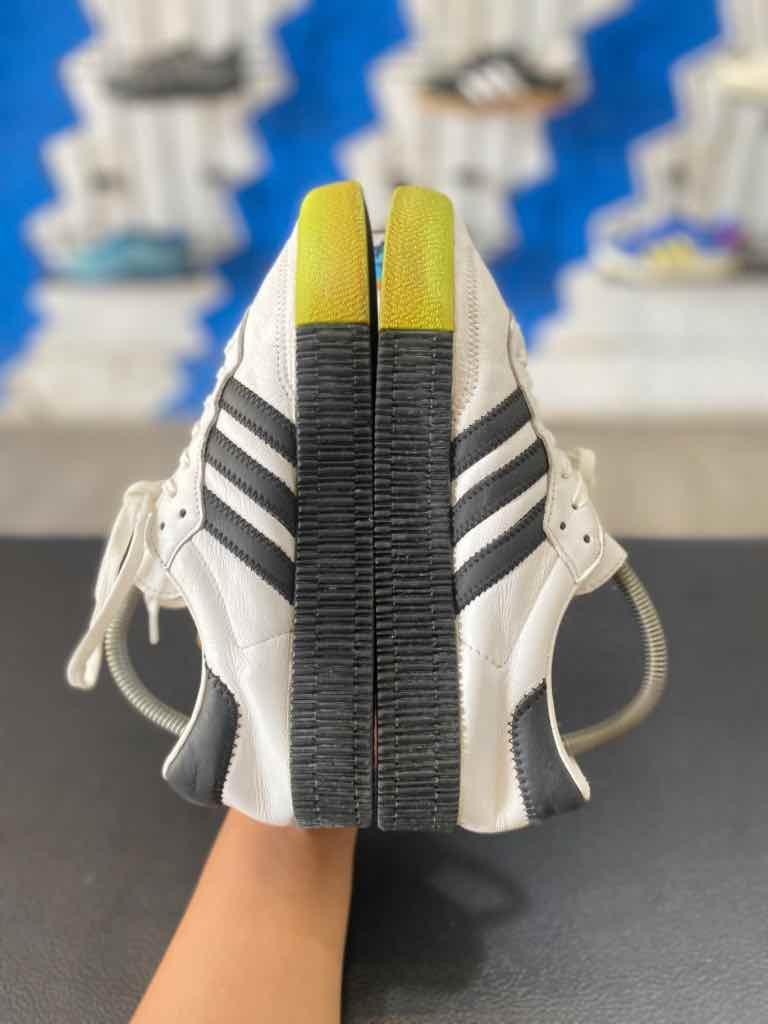Samba roses white sz 41 1/3 