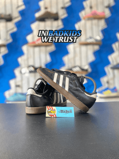 Samba Classic Black 38 2/3