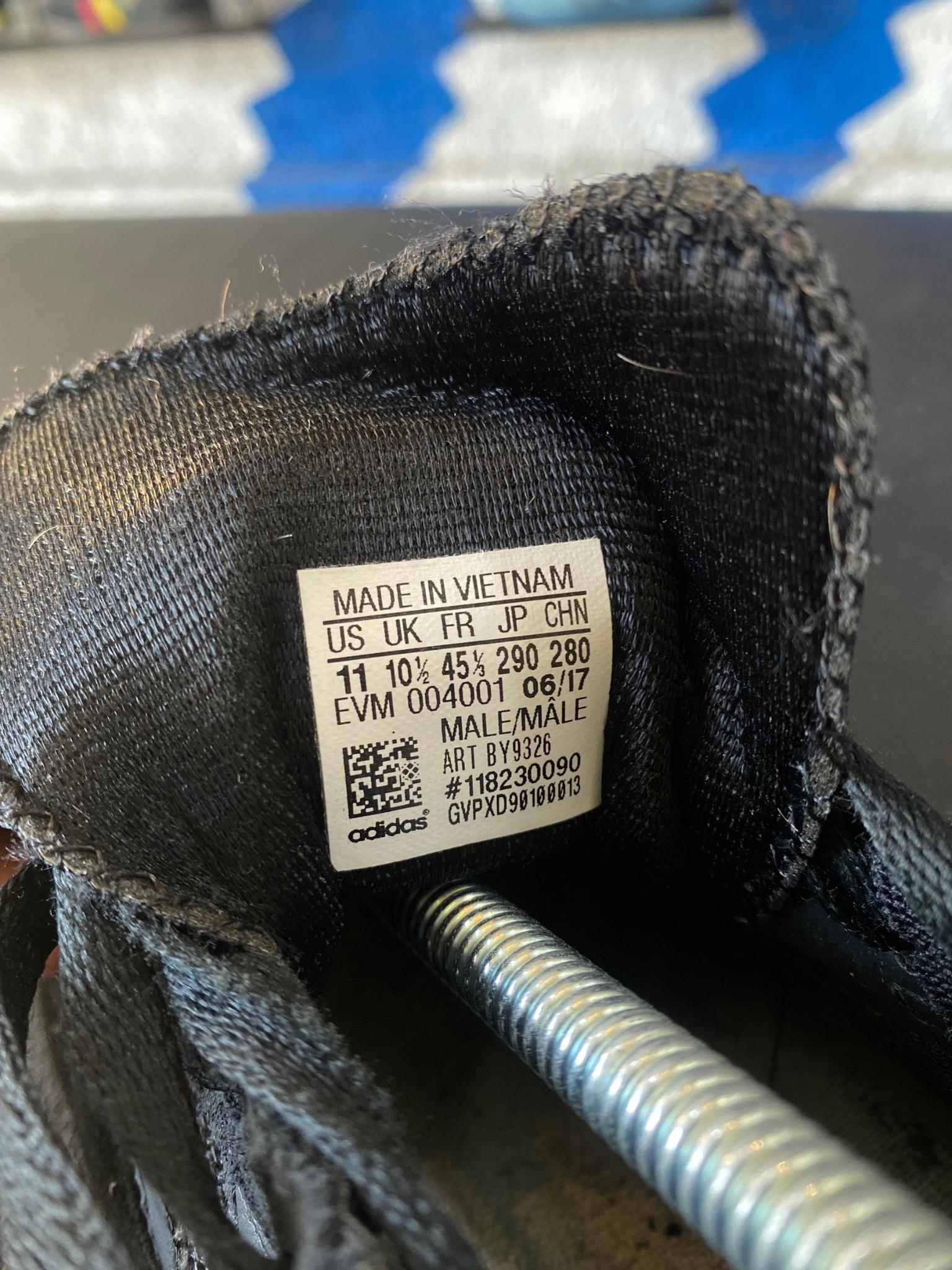 LA TRAINER sz 45 1/3 