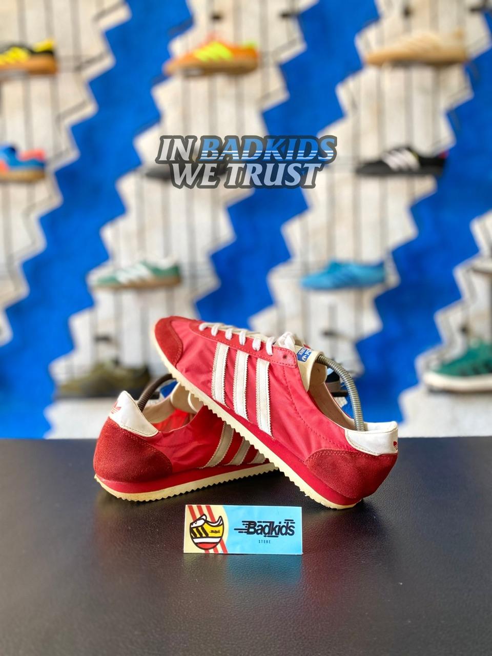 Adidas vintage red 44 2/3 
