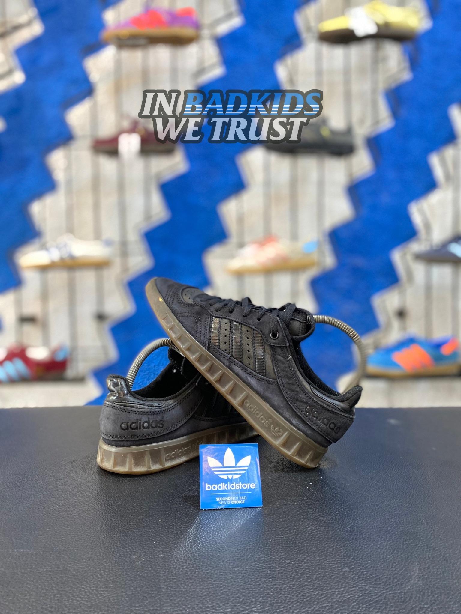 Handball top black gum 39 