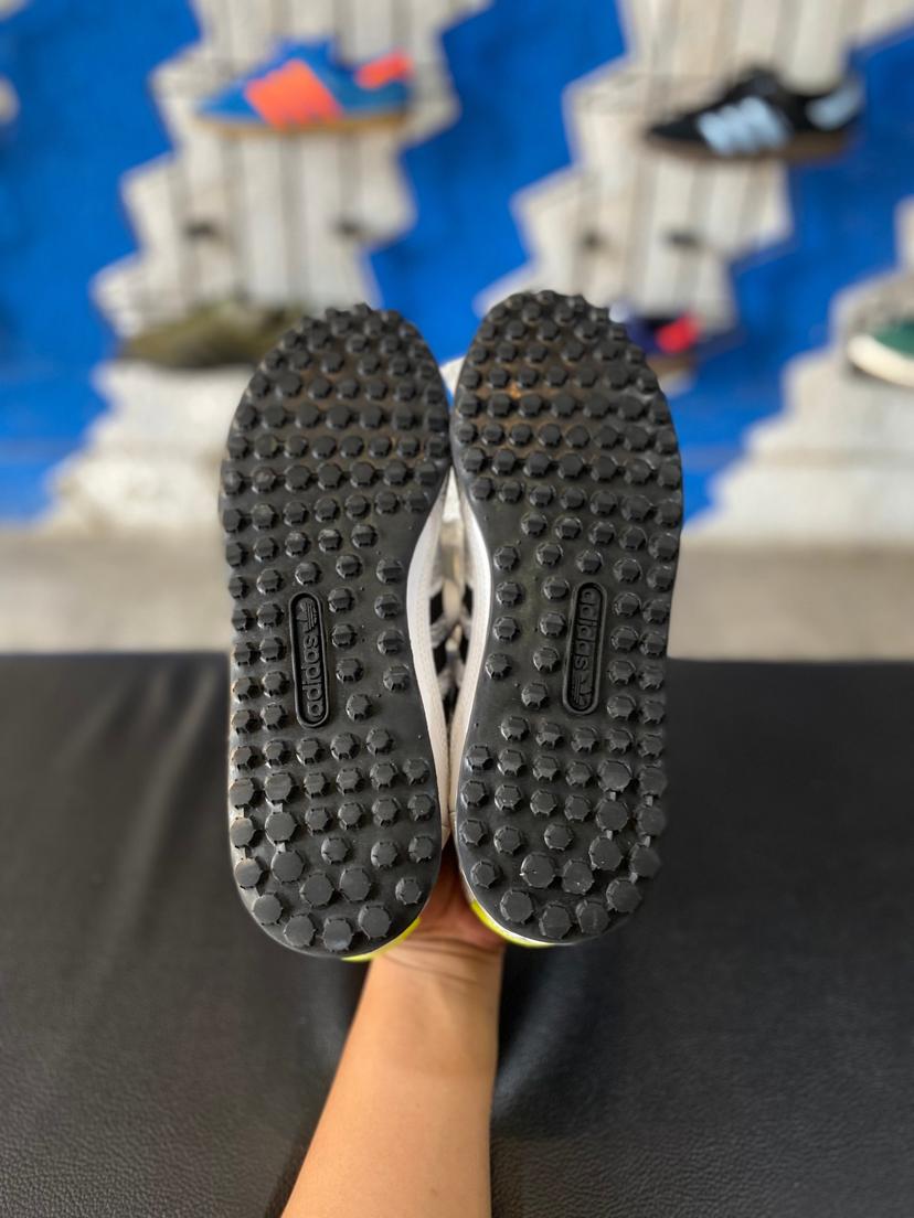 LA trainer sz 45 1/3 